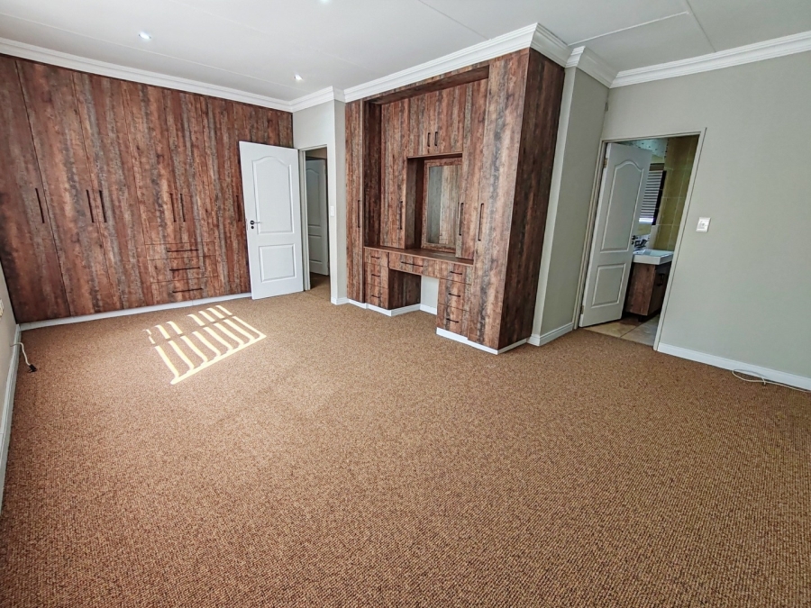 4 Bedroom Property for Sale in Grimbeeck Park North West